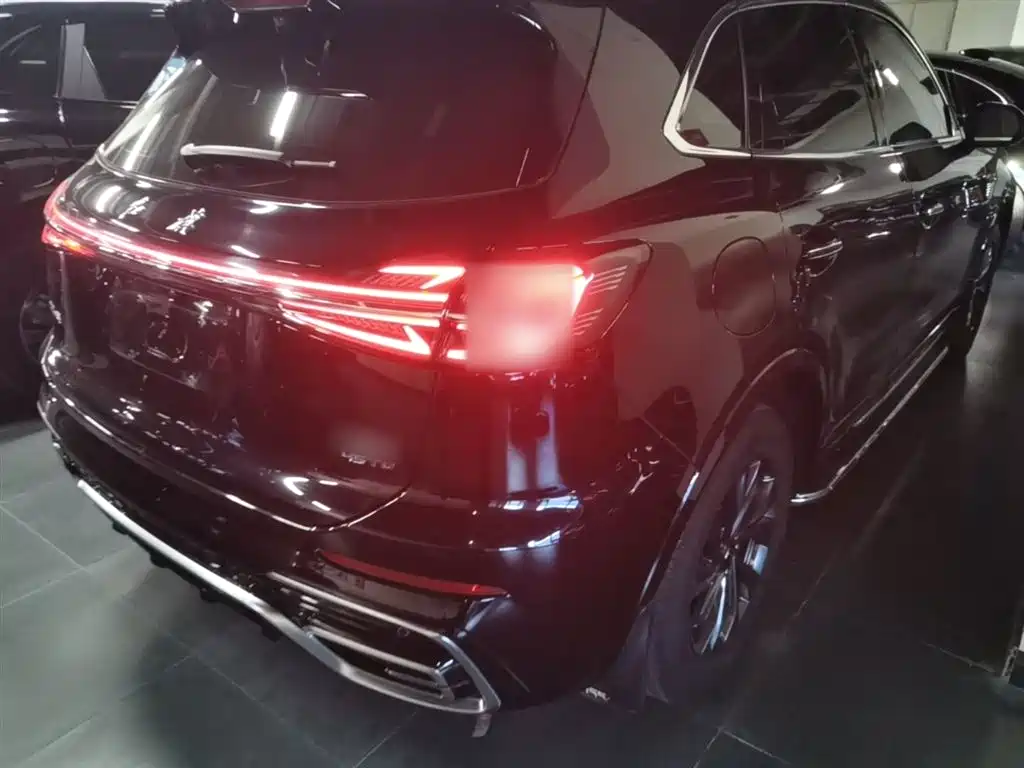 Hongqi HS5 2023 2.0T Pro