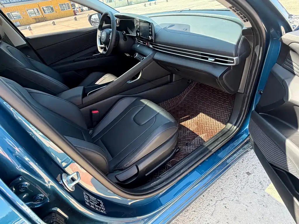 Hyundai Elantra — миниатюра 14