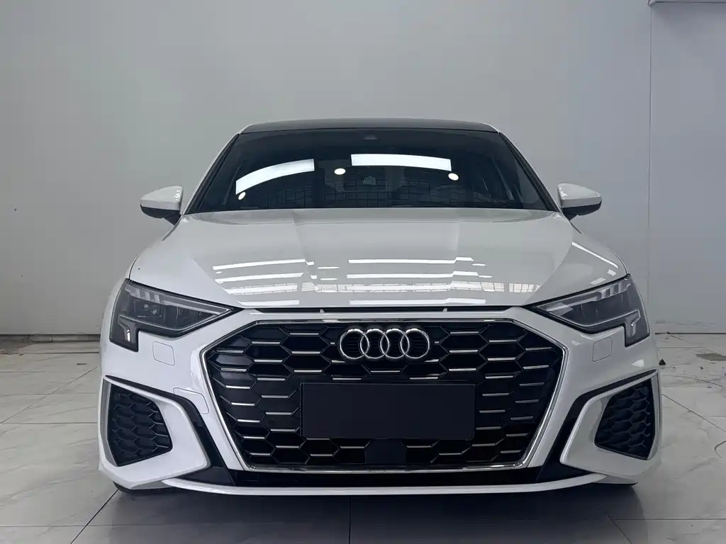 Audi A3 2021 Sportback 35 TFSI Luxury Sport