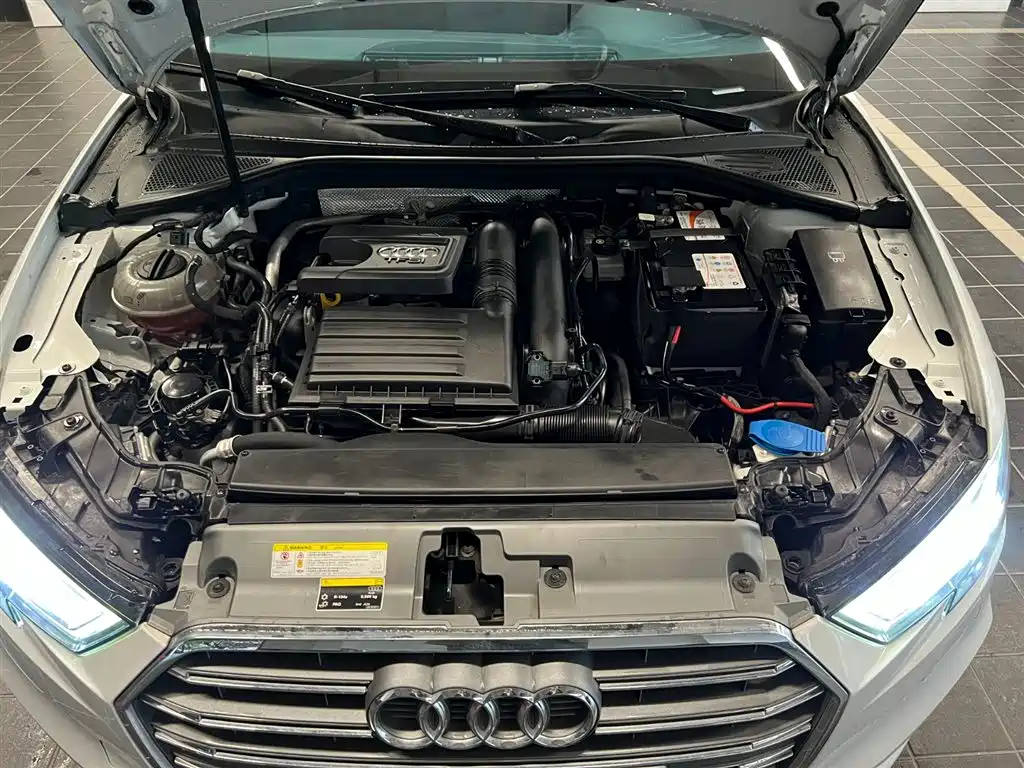 Audi A3 2020 Sportback 35 TFSI Sport VI