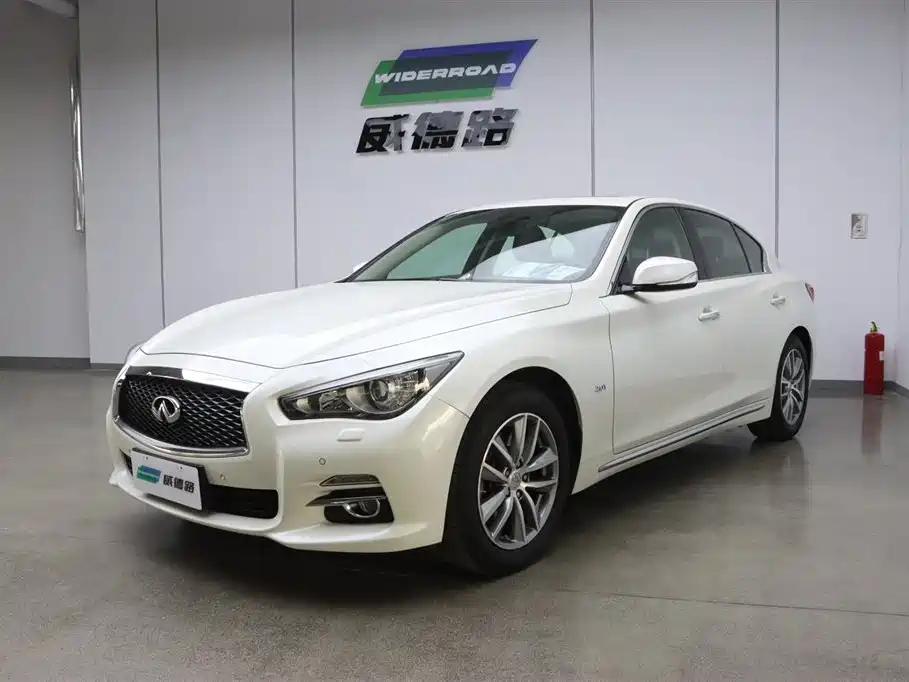 Infiniti Q50L 2017