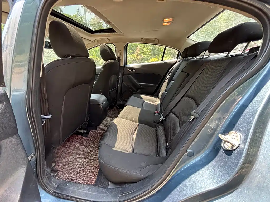 Mazda Mazda3 3 2016 1.5L AT Luxury