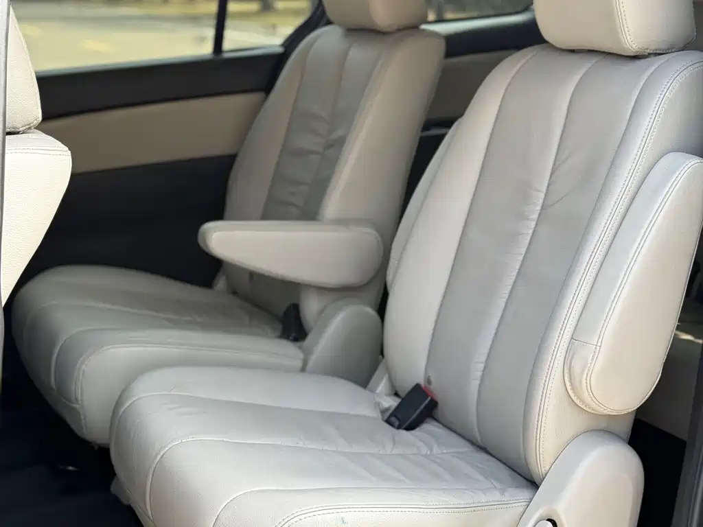 Mazda 8 — миниатюра 6