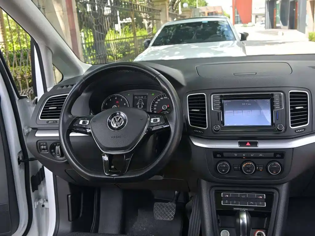 Volkswagen Sharan — миниатюра 9