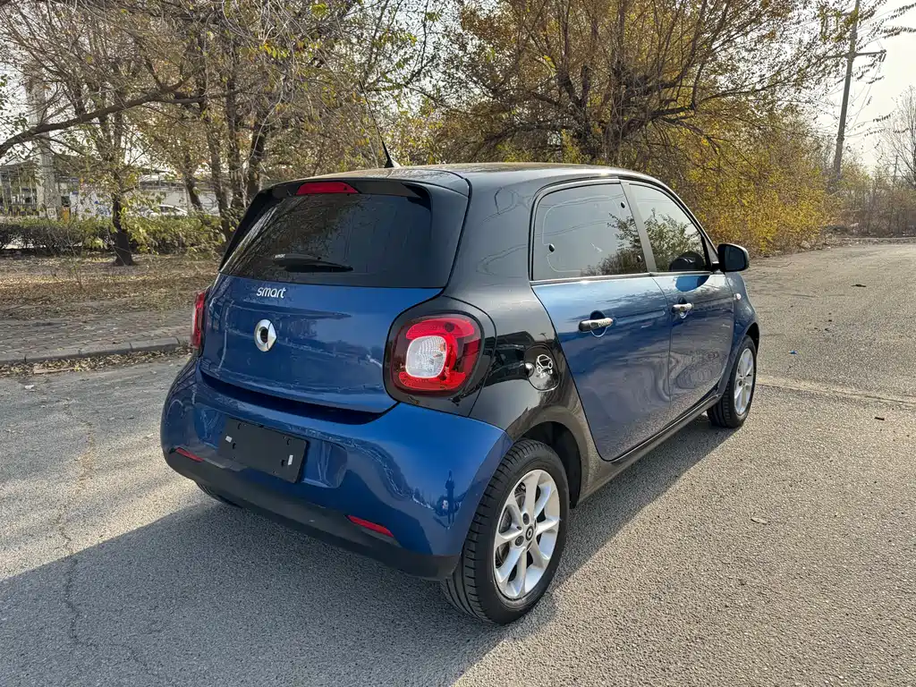 SMART FORFOUR