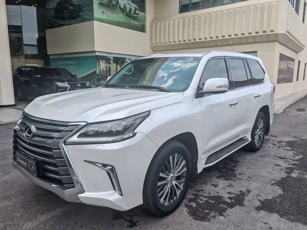 Lexus LX
