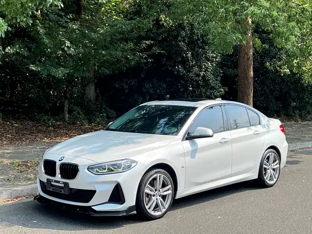BMW  1 SERIES 2019