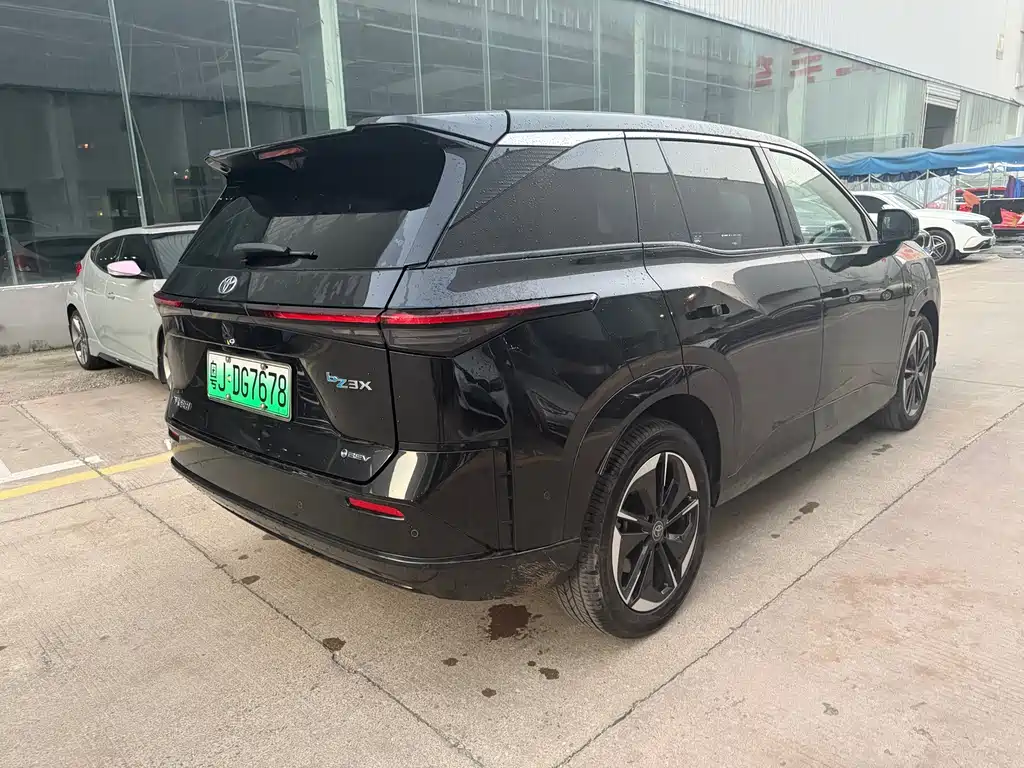 Toyota bZ3X — миниатюра 4