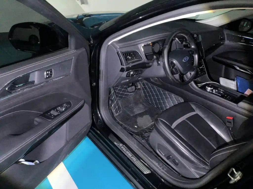 Ford Taurus — миниатюра 12