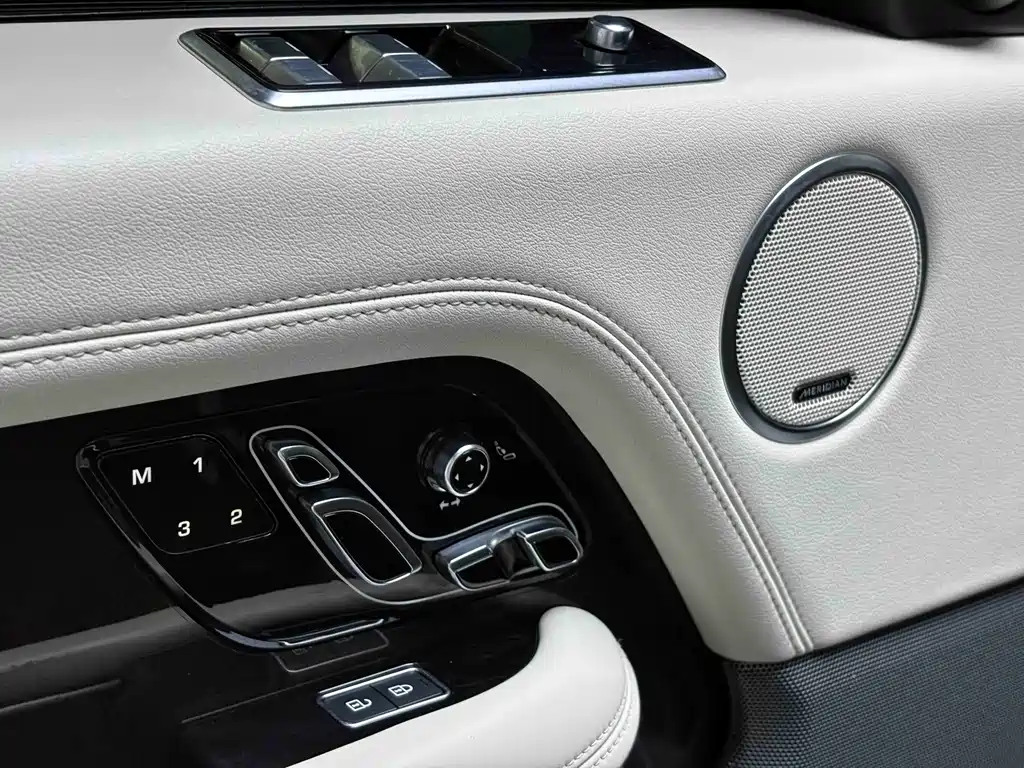 Land Rover Range Rover — миниатюра 6