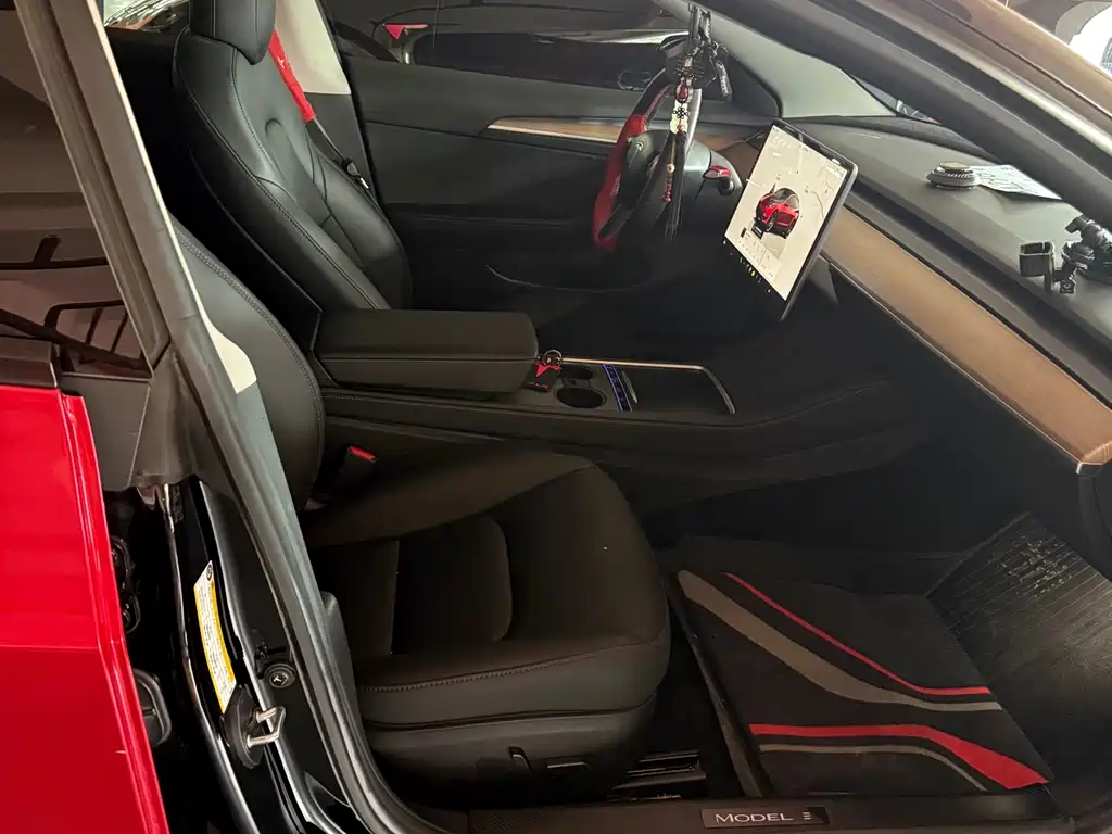 Tesla Model 3 — фотографии объявления, Фото 11