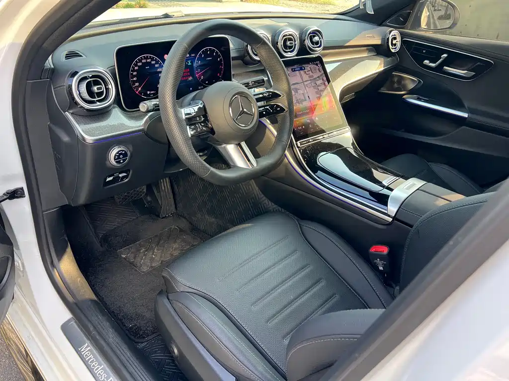 Mercedes-Benz C-Class — миниатюра 6