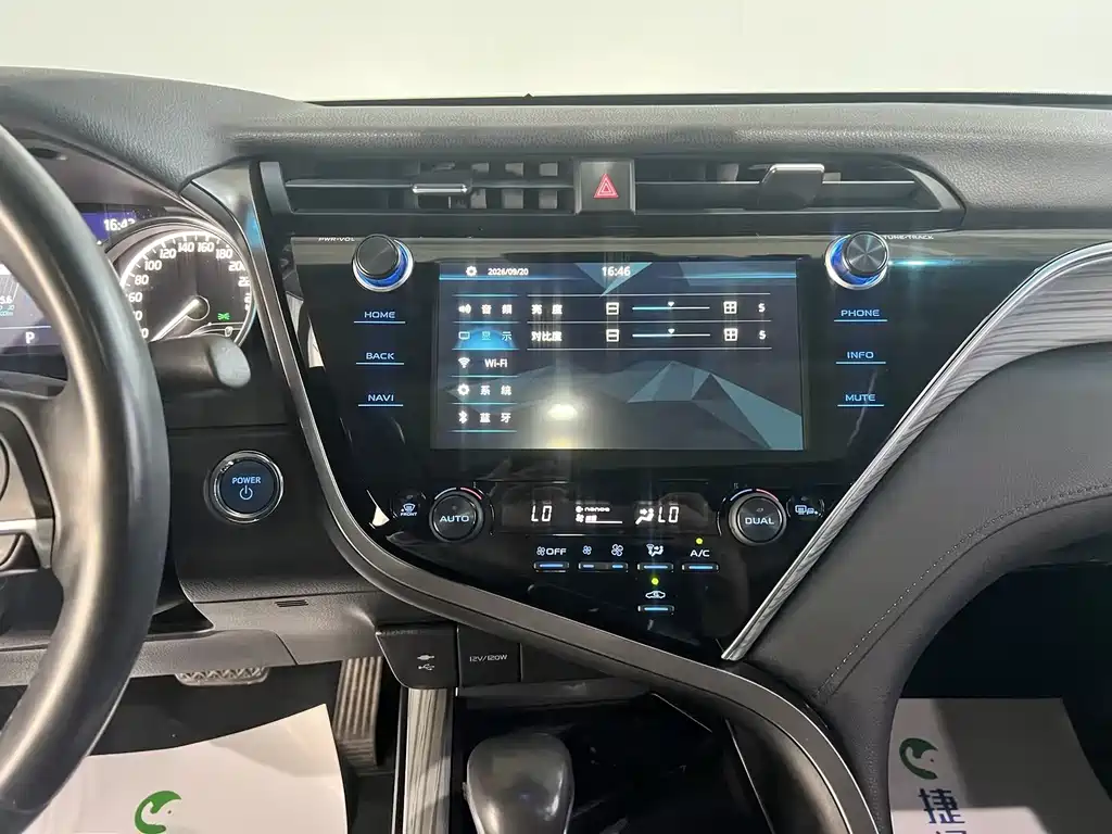 Toyota Camry — миниатюра 16