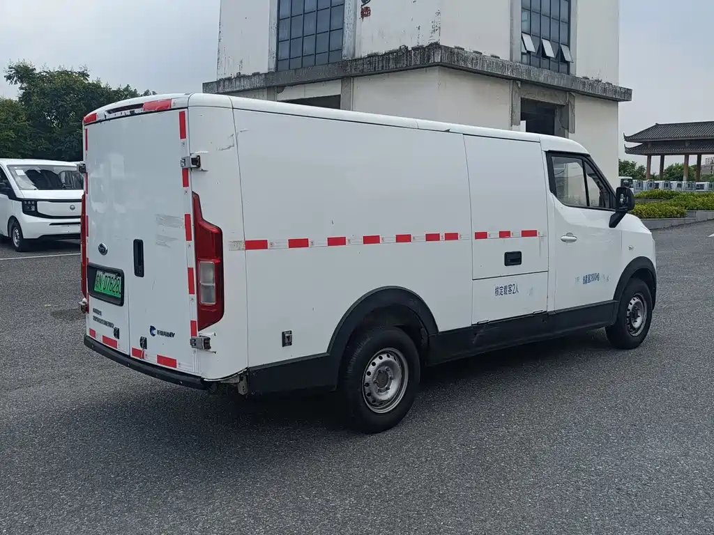 Karry Dolphin EV — миниатюра 6