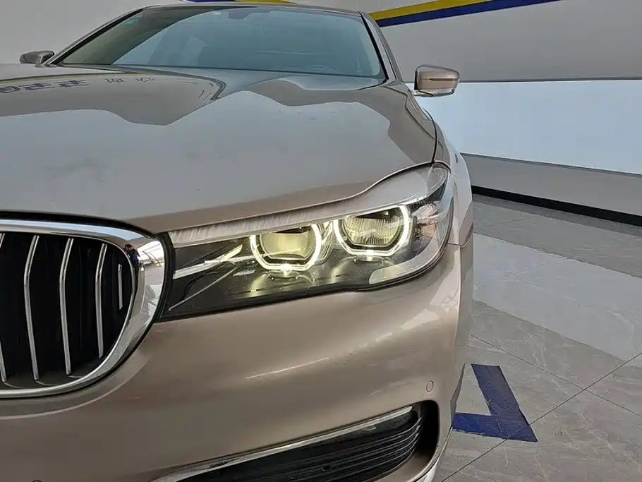 BMW 7 Series — миниатюра 5