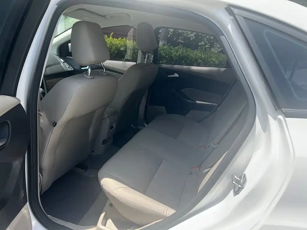 Ford Focus Sedan 1.6L Auto Comfort Type Smart Drive Edition, фото 8