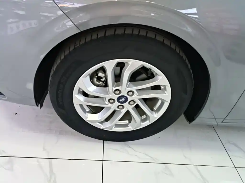 Ford Mondeo — миниатюра 23