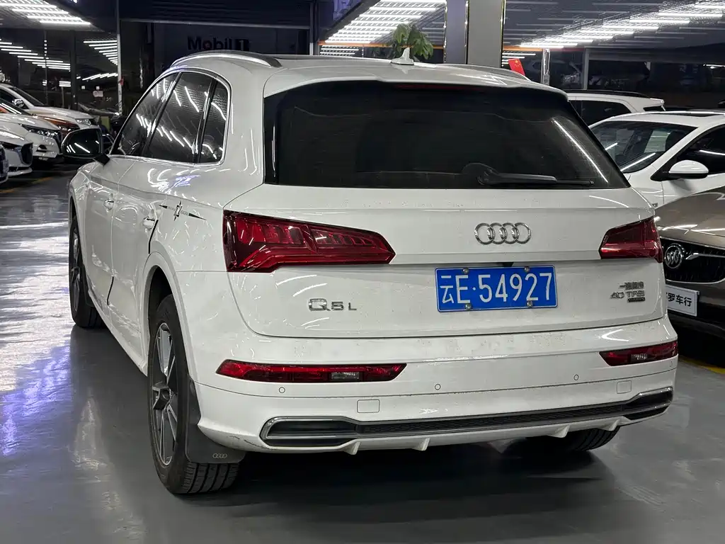 Audi Q5L 2018 40 TFSI Fashion V
