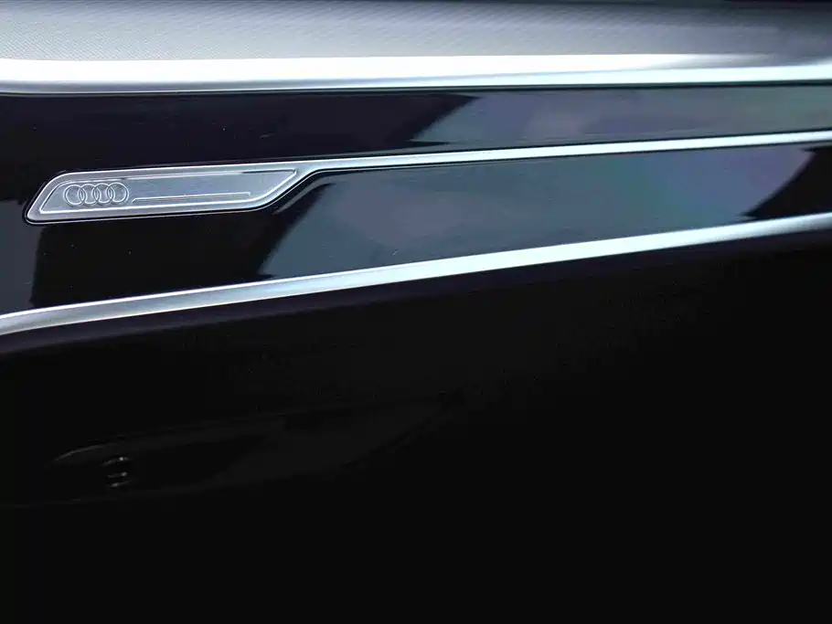 Audi A6L — миниатюра 12
