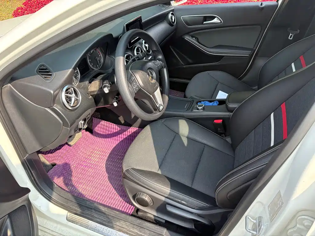 Mercedes-Benz A-Class (Import) — миниатюра 4