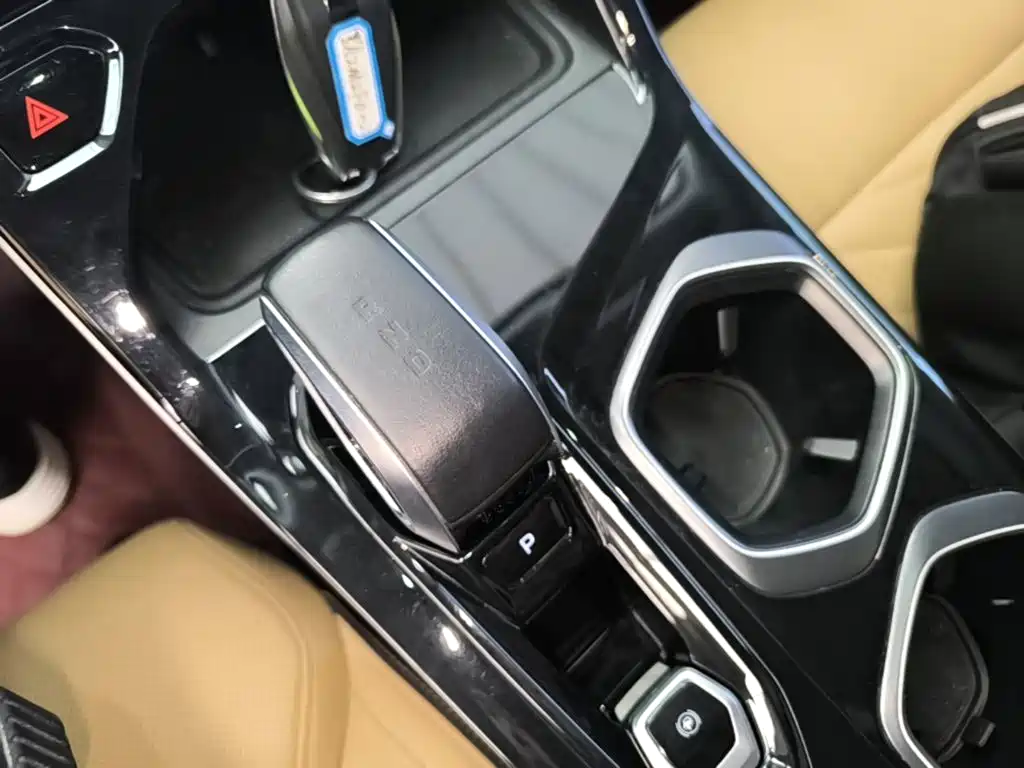 Geely Boyue L — миниатюра 14