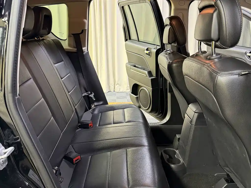 Jeep Compass (Import) — миниатюра 29
