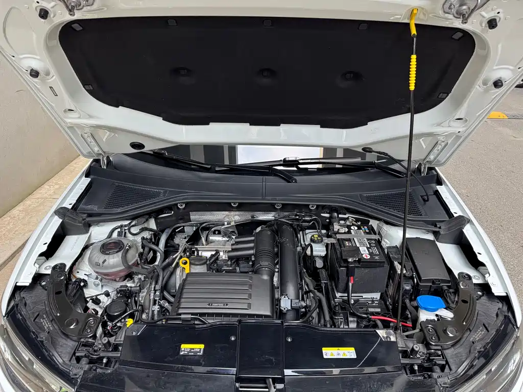 VOLKSWAGEN T ROC EXPLORING SONGS