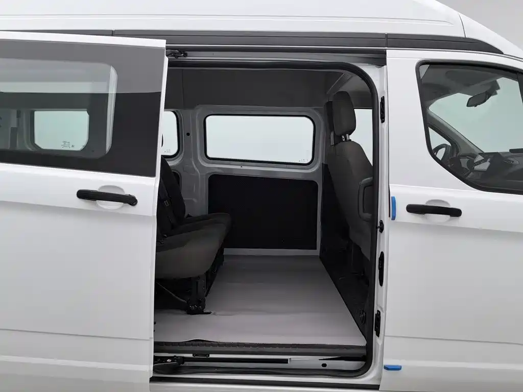 Ford Transit — миниатюра 15