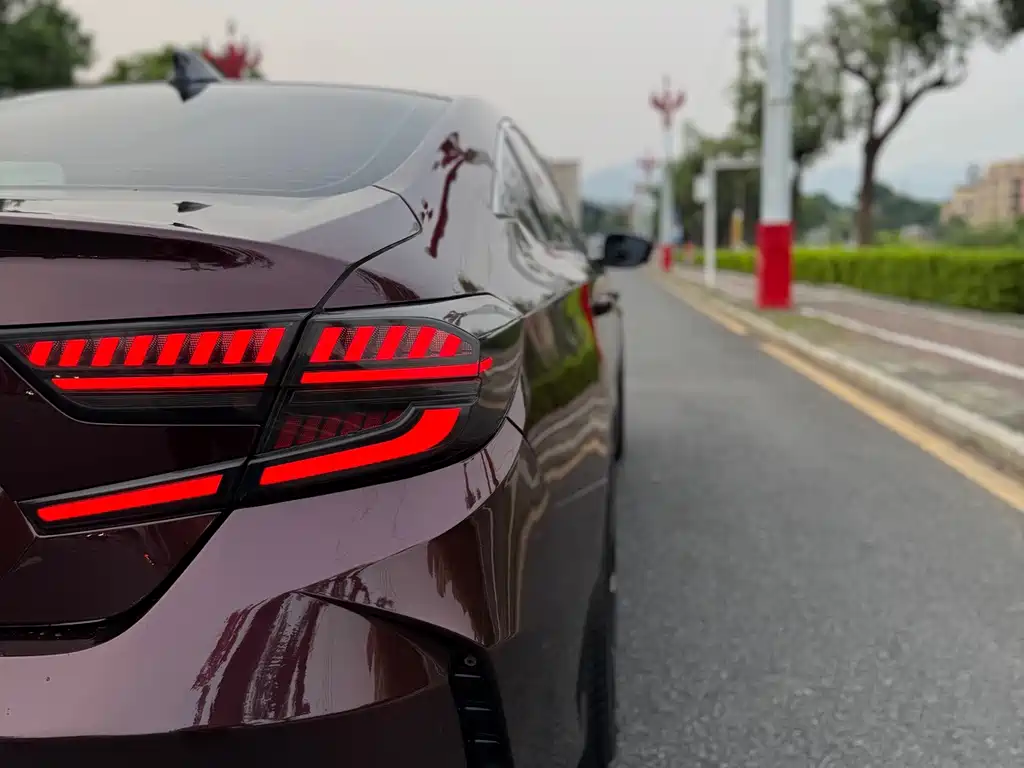 Honda Accord — миниатюра 8