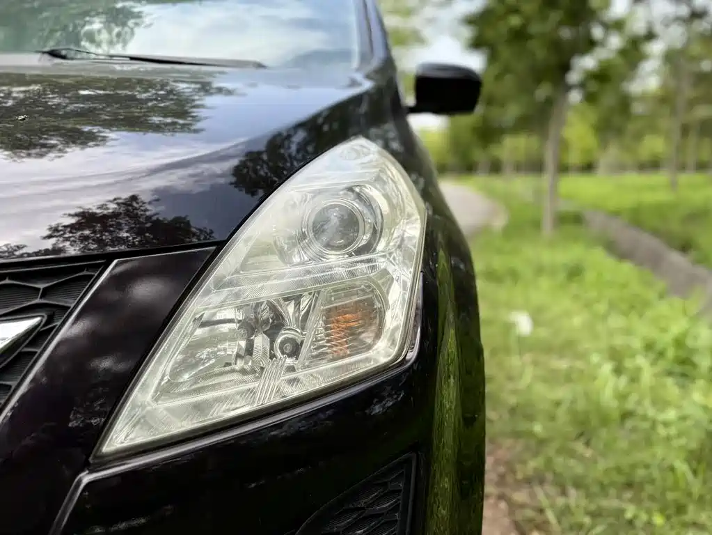 Mazda 8 — миниатюра 5