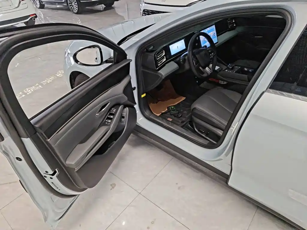 BYD Qin L — миниатюра 16