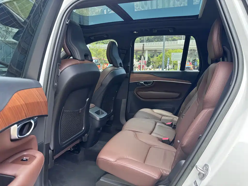 Volvo XC90 2023 B5 Luxury 5 мест