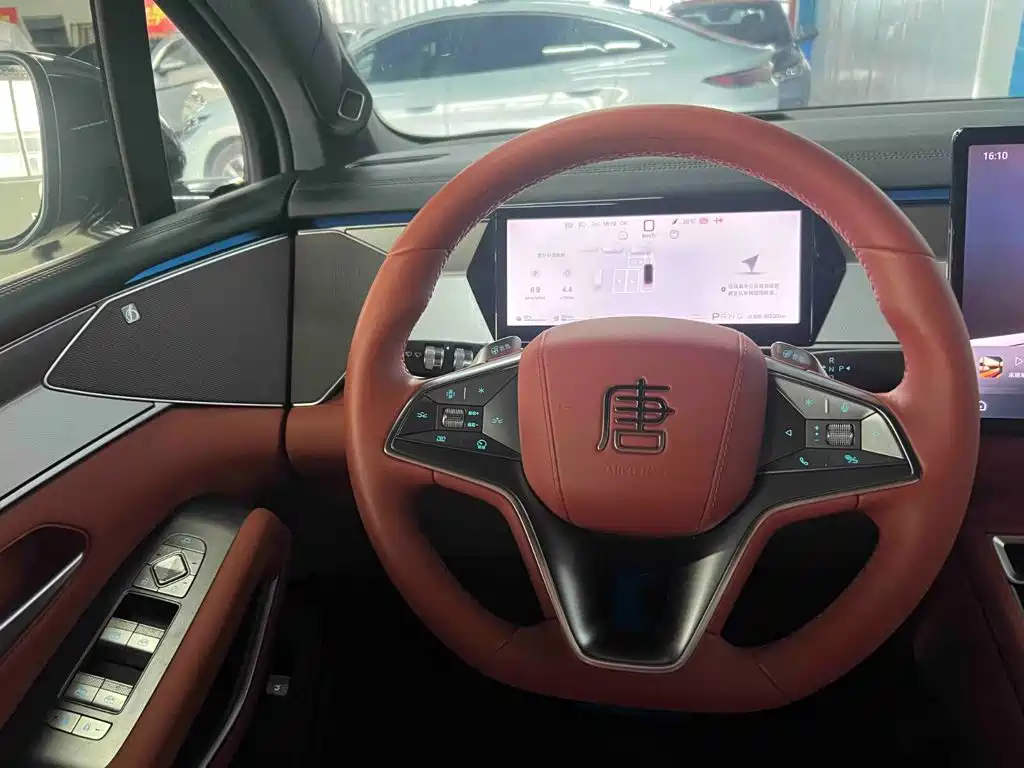BYD Tang L — миниатюра 13