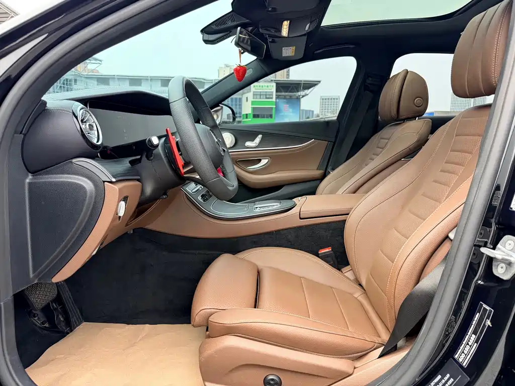Mercedes-Benz E-Class — миниатюра 10