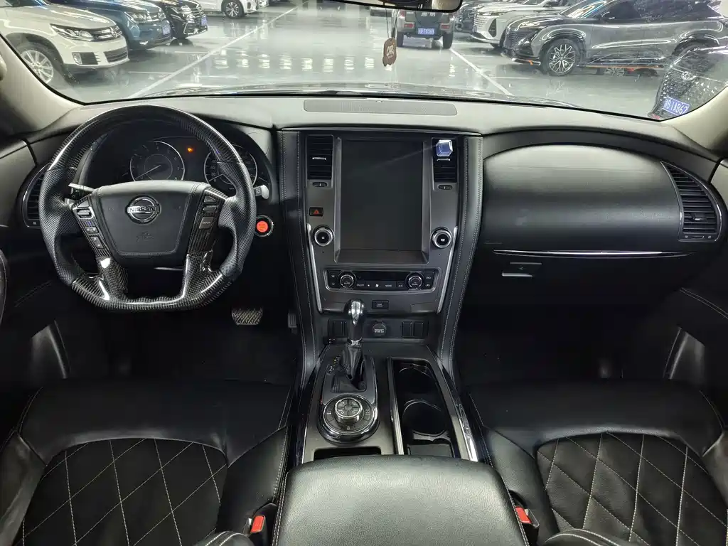 Nissan Patrol — миниатюра 9