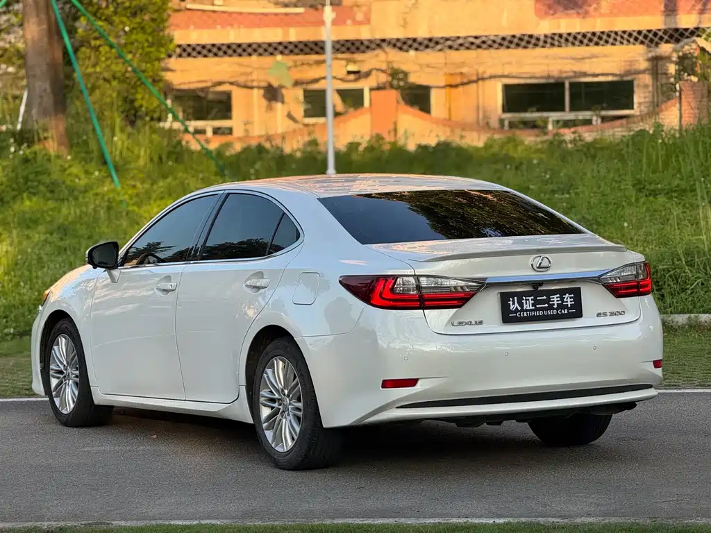 Lexus ES 2015 200 Elite