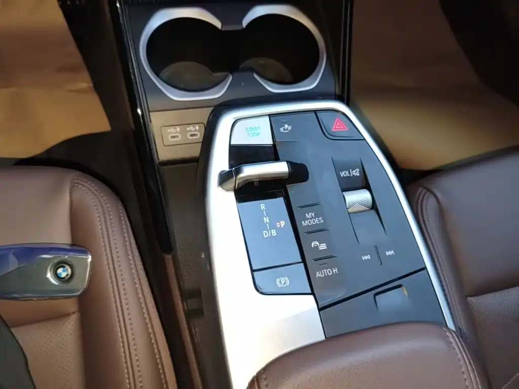 BMW iX1 — миниатюра 14