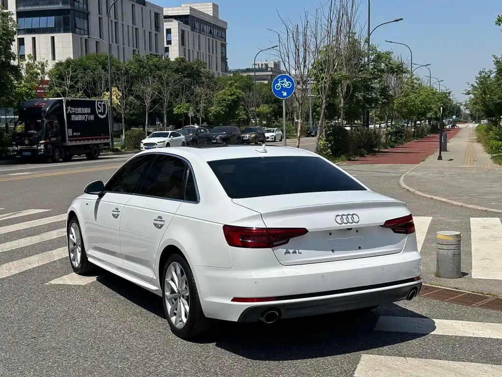 Audi A4L — миниатюра 8