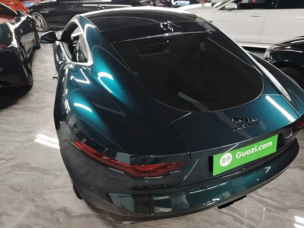 Jaguar F-Type 2021 P300