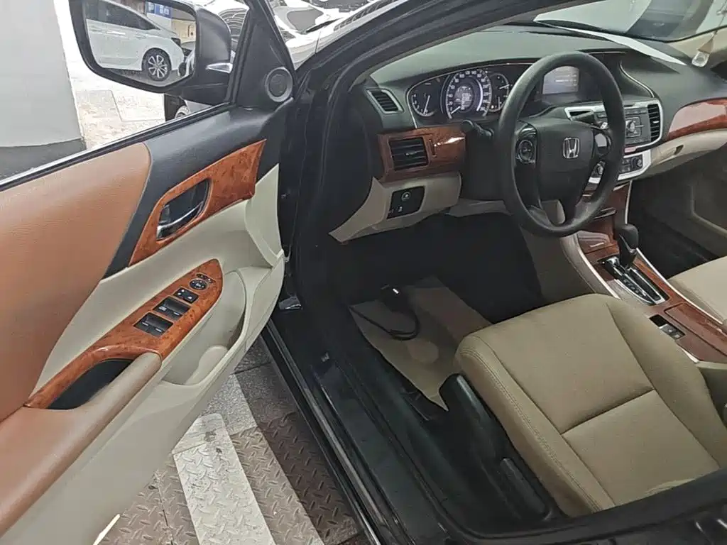Honda Accord — миниатюра 16