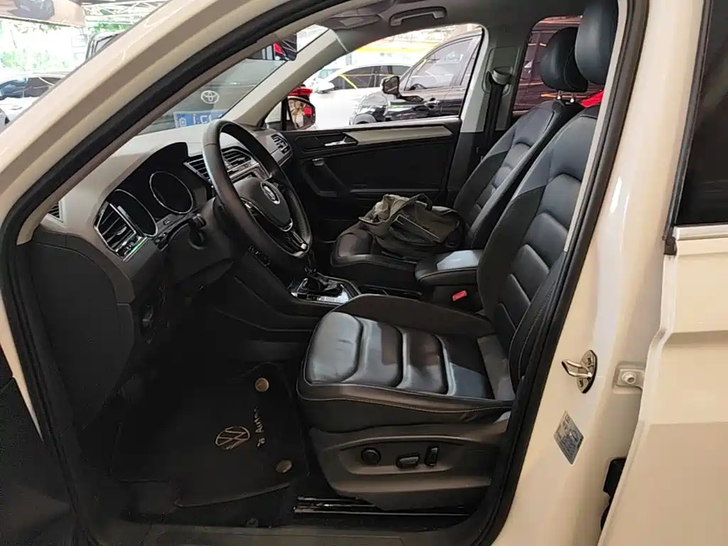 Volkswagen Tiguan L — миниатюра 15