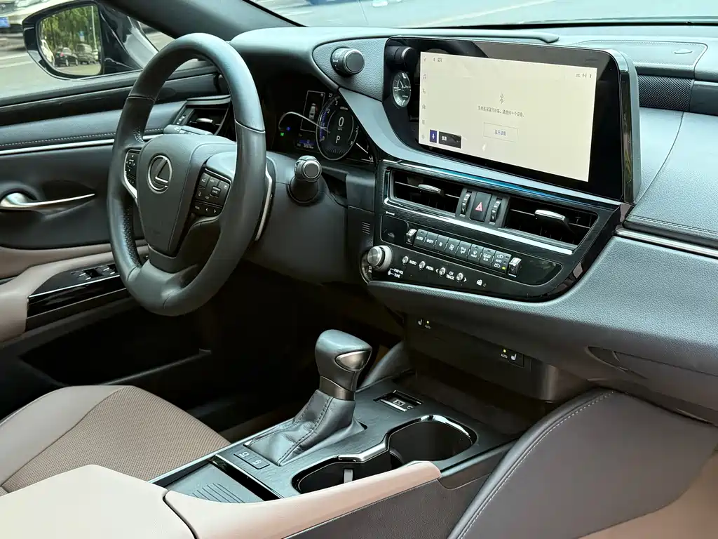 Lexus ES — миниатюра 13