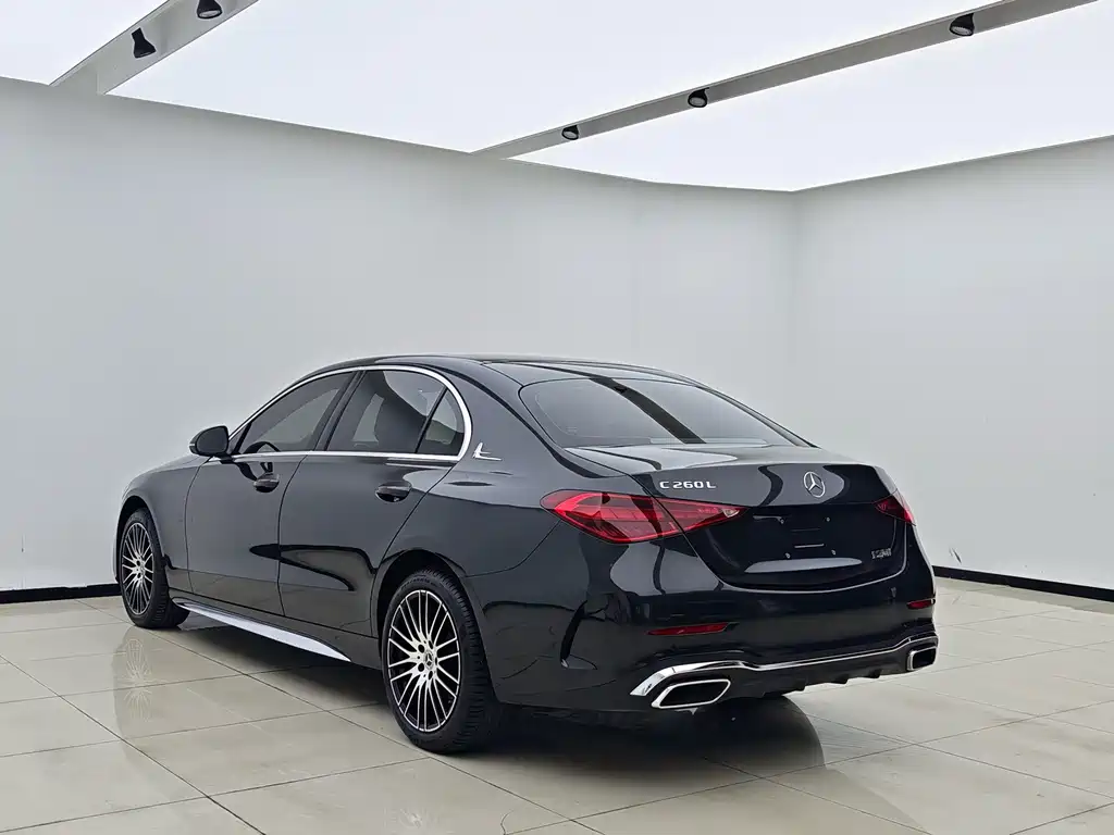Mercedes-Benz C-Class — миниатюра 7