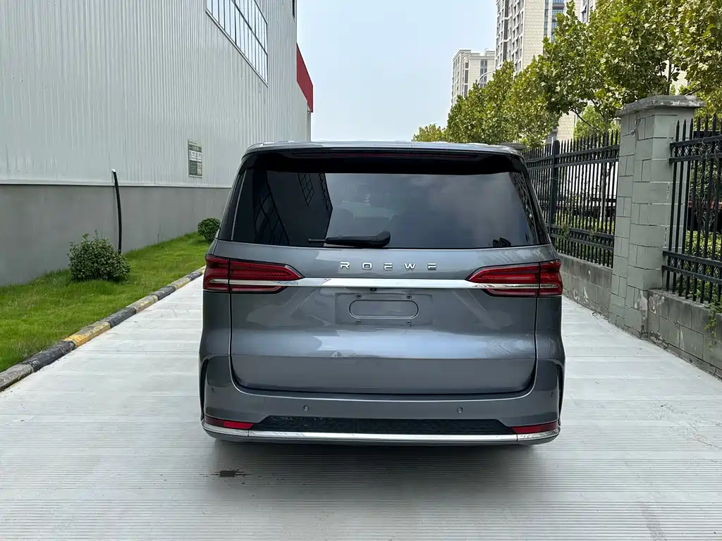 ROEWE  IMAX8