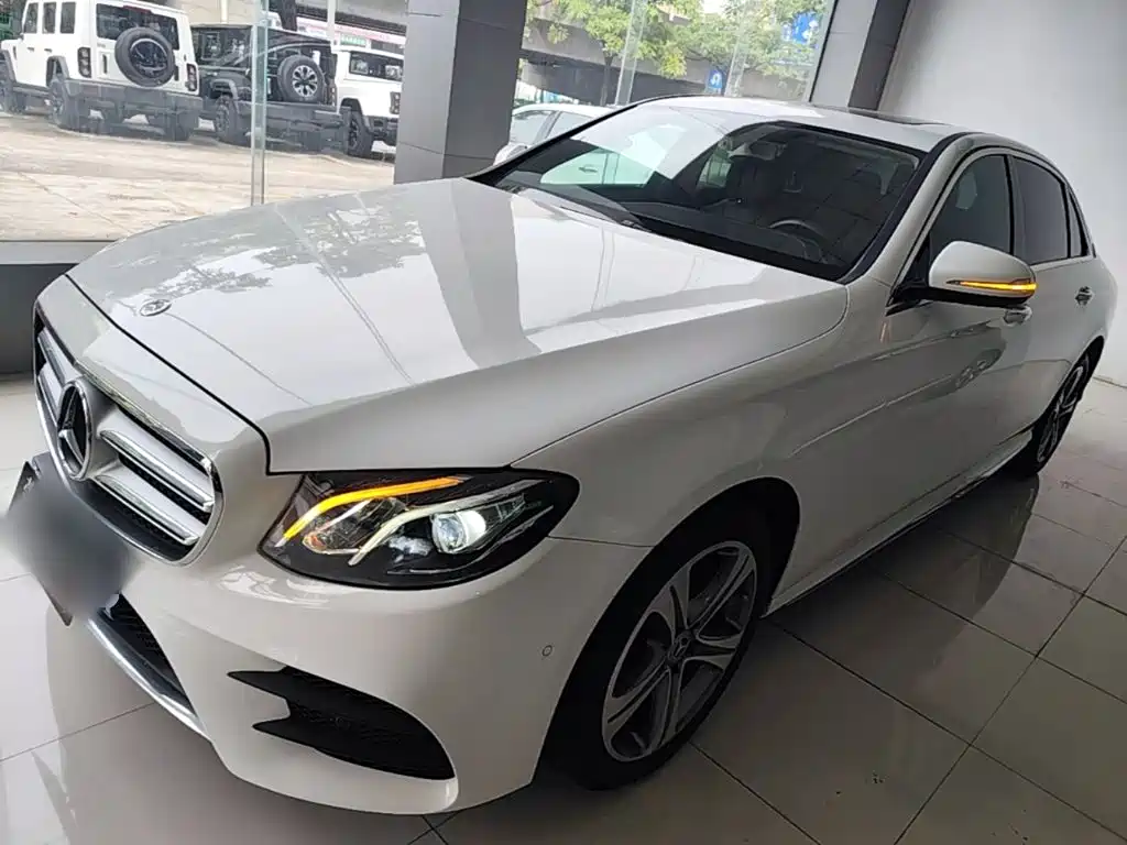 Mercedes-Benz E-Class — миниатюра 2