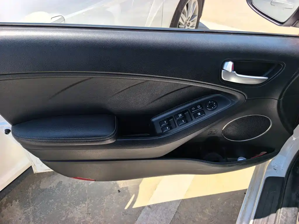 Kia K3 — миниатюра 6