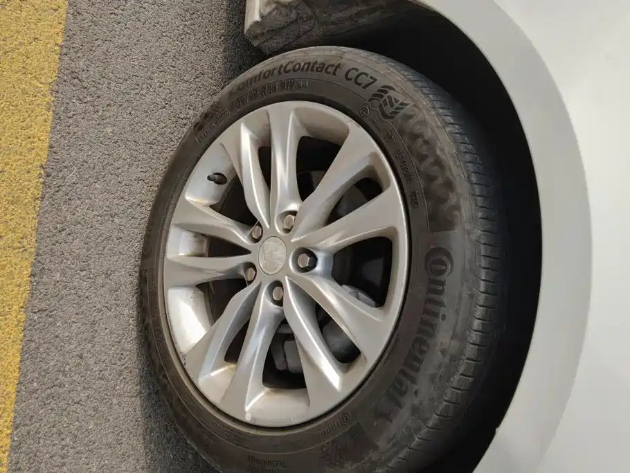 Buick Verano — миниатюра 6