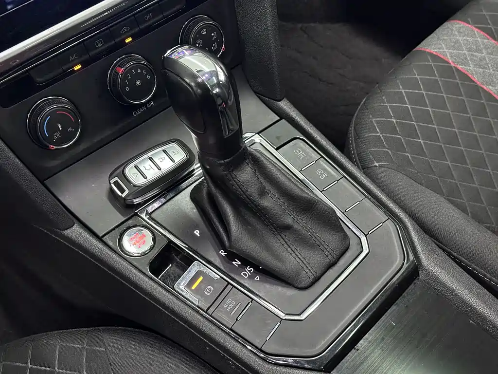 Volkswagen Lamando 2021 230TSI DSG
