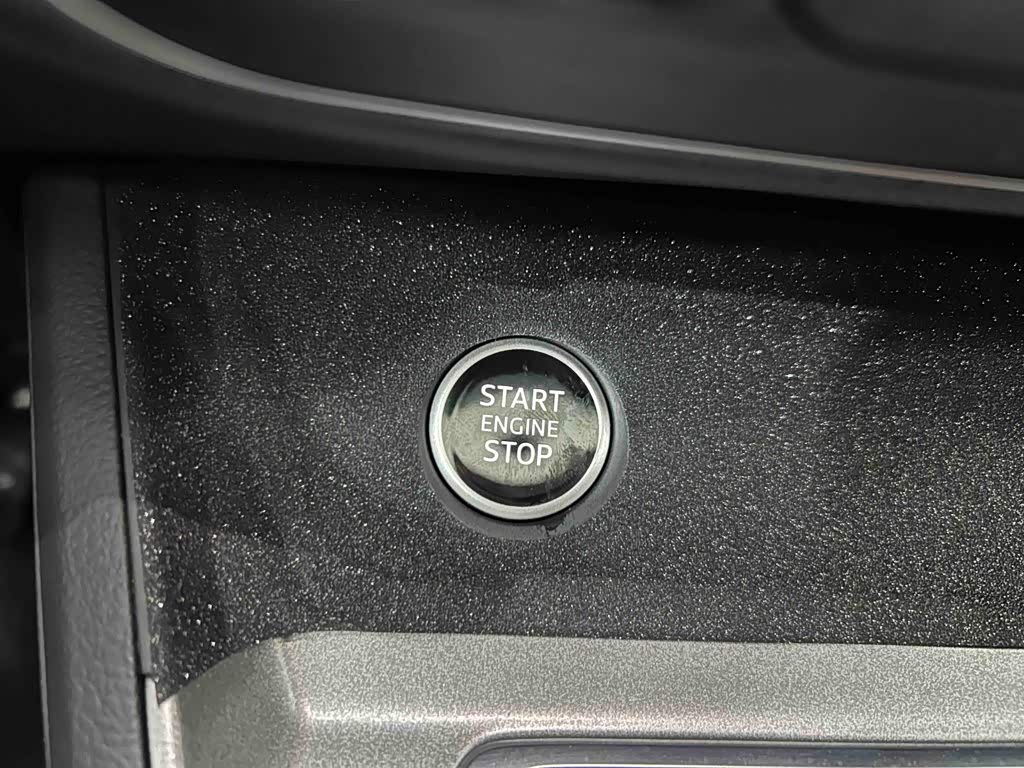 Audi Q3 1.4 л 2023 г. Белый, пробег 31200 км