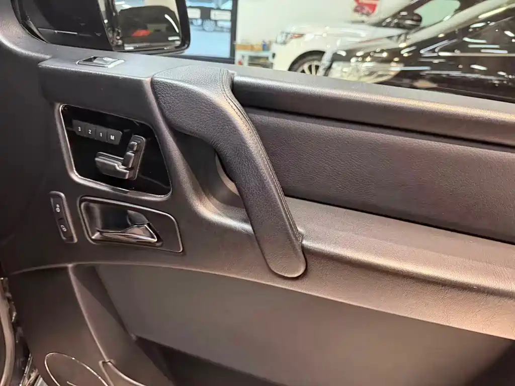 Mercedes-Benz G-Class — миниатюра 14